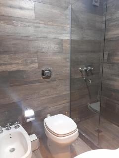 Amplio y luminoso monoambiente, totalmente equipado - 9