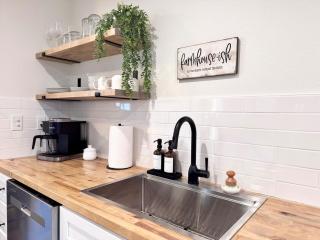 The Downriver Cottage - 3