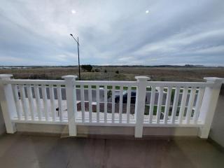 Luxurious 2 bedroom holiday home, Great savings 3 week stay minimum - 7