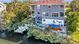Hot Tub Sleeps 10 Park Your Boat & Trailer - 0