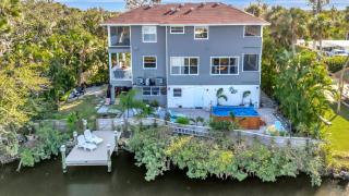 Hot Tub Sleeps 10 Park Your Boat & Trailer - 7