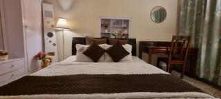 The Moonvale Cottage - A Victorian Theme Stay! - 2