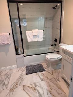 Modern 3BR Condo with 2-Car Garage - 3