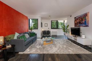 The Baseline Stay - 1