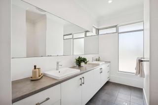 Large Family Home, Albany Hwy, Close To City - 1