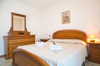 Relax at the Lake-Boat-Free WiFi and Parking - 1