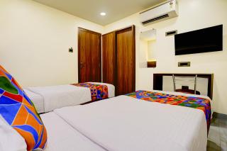 FabHotel Majestic Crest - 8