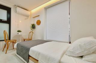 Cozy Studio Blanc Near KSPO Dome - 9