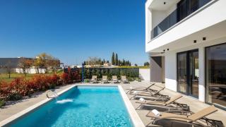 Modern Villa Tonka with pool and grill in Porec - Tar - 9