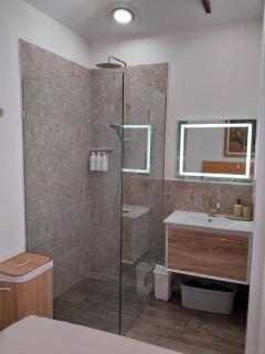 Elks Nook Retreat - Luxurious Escape - Perth Hills - 8