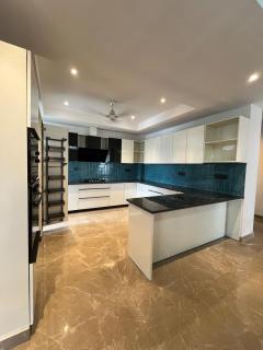 Ultra Luxury 4 BHK Apartment 1 km to DLF Golf - 3