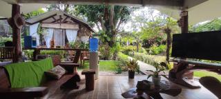 The English Filipina Secret Garden Resort - 2