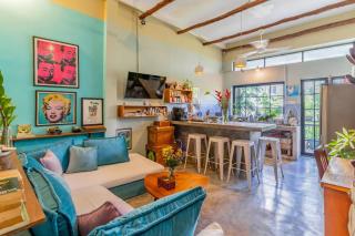 Sarai Room a Cozy Urban Hideaway with Green Balcony - 6