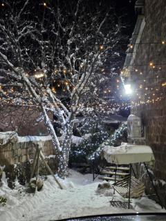 Madoyans Rest House - 2