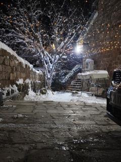 Madoyans Rest House - 5