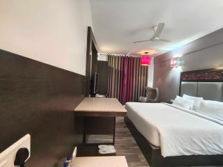 POP 84200K M K Elegance Inn - 6