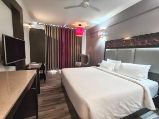 POP 84200K M K Elegance Inn - 5