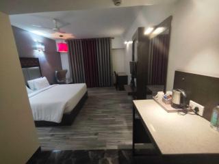 POP 84200K M K Elegance Inn - 7