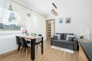 Elegant Apartment in Gliwice with Garden, Desk and Parking by Noclegi Renters - 0