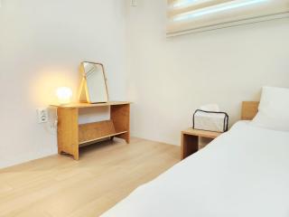 Danjung Stay #SeoulAccommodation #Familyof4 #WithBaby #K-pop #Hongdae #Gyeongbokgung #EungamStation - 2