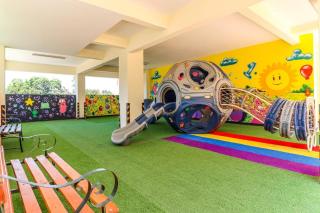 stunning one bedroom apartment with ample parking space heated swimming pool fully equipped gym and amazing city views - 3