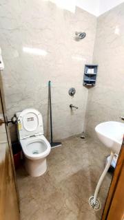 Oji's Homestay - Aesthetic Rooms with kitchen in lower tapovan near laxman jhula, free airport pickup for 7 or more night bookings - 6