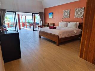 Crystal Bay Yacht Club Beach Resort - 4