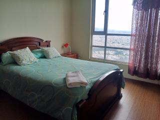 Panoramic view of Quito's north side - 3