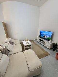 Lovely studio inside Abu Dhabi - 2