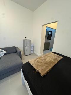 Luxury Studio Downtown in-front Burjeel Hospital - 6