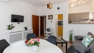 Apartman Vesna beachfront by Villas Guide - 3