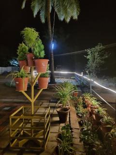 20 mins from yana caves A peaceful farmhouse with greenery and pool - 7