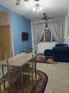 Homestay Sutera Wangi Batu Berendam - 1