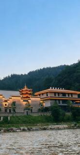 张家界武陵源山边溪上客栈-About a 10-minute walk from the east gate of the Forest Park - there is a beautiful little river at the entrance - free recommended travel routes provided - Tickets for attractions can be booked in advance - 0