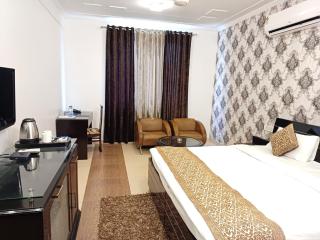 Skylark Hotel by Gabrian Hotels - 9