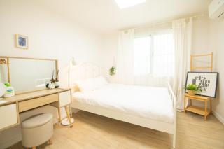 Seoul Itaewon Station 2minute walk # 2 queen size beds # a romantic hotel - 9