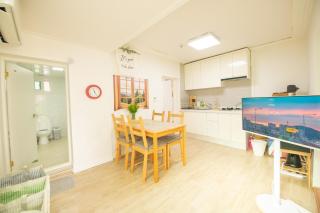 Seoul Itaewon Station 2minute walk # 2 queen size beds # a romantic hotel - 2