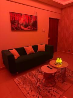 The Golden Hour Home - stylish 1BHK W-Balcony - 7