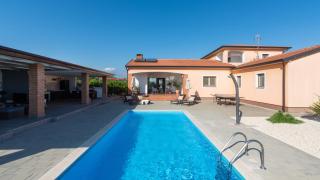 Beautiful Villa Sveta Anna with jacuzzi in Tinjan - 9