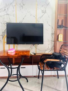 City & River Views near Royal Palace and Watphnom - 5