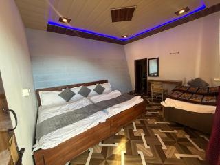 The Vintage Classic - 7