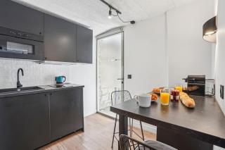 Maisons Alfort 5 Luxurious apartment with private garden and Jacuzzi - 3