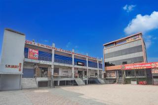 SPOT ON by OYO NEW S.M. Galaxy - 1