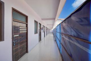 SPOT ON by OYO NEW S.M. Galaxy - 9