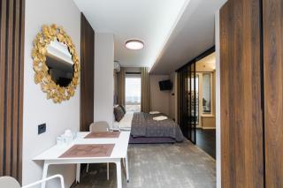 Luxury Airport Studio with Balcony Cozy & Modern - 0