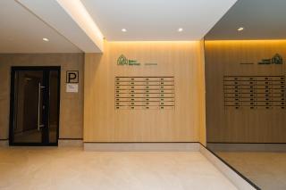 Luxury Airport Studio with Balcony Cozy & Modern - 6