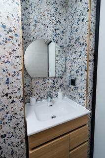 Luxury Airport Studio with Balcony Cozy & Modern - 2