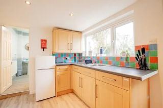 Chestnut Walk - 3 Bedrooms - 1