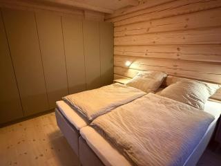 Sommarbukt - "Nordlys" Aurora Hideaway Fjord Lodge with Northern Lights View - 1