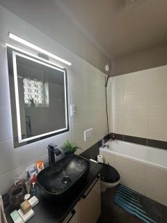 LUX CENTRAL APARTMAN WITH FRee PRIVATE PARKING - 3